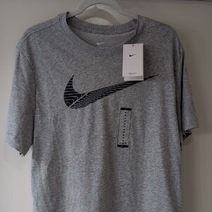 The Nike Tee Men’s Gray Short-Sleeve Blue Swoosh Front Graphic Medium Dri-Fit